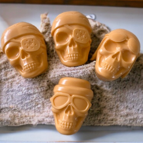 Hand Crafted Soap - Halloween Skulls - Pumpkin Vanilla - Picture 2 of 4